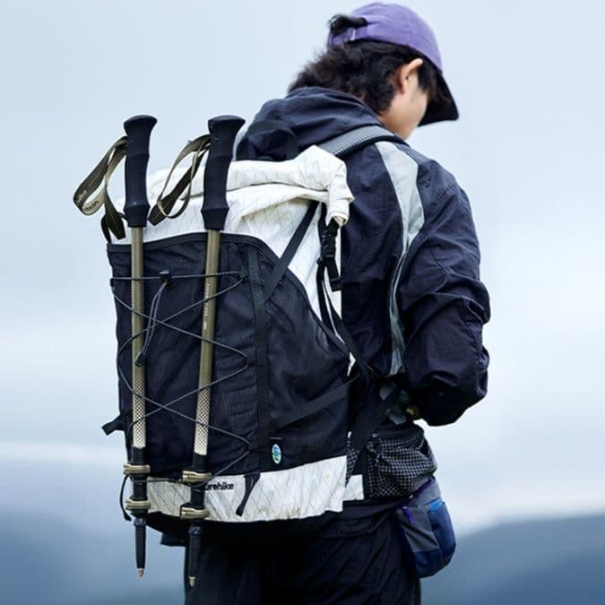 登山の杖 超軽量三段式カーボン登山杖