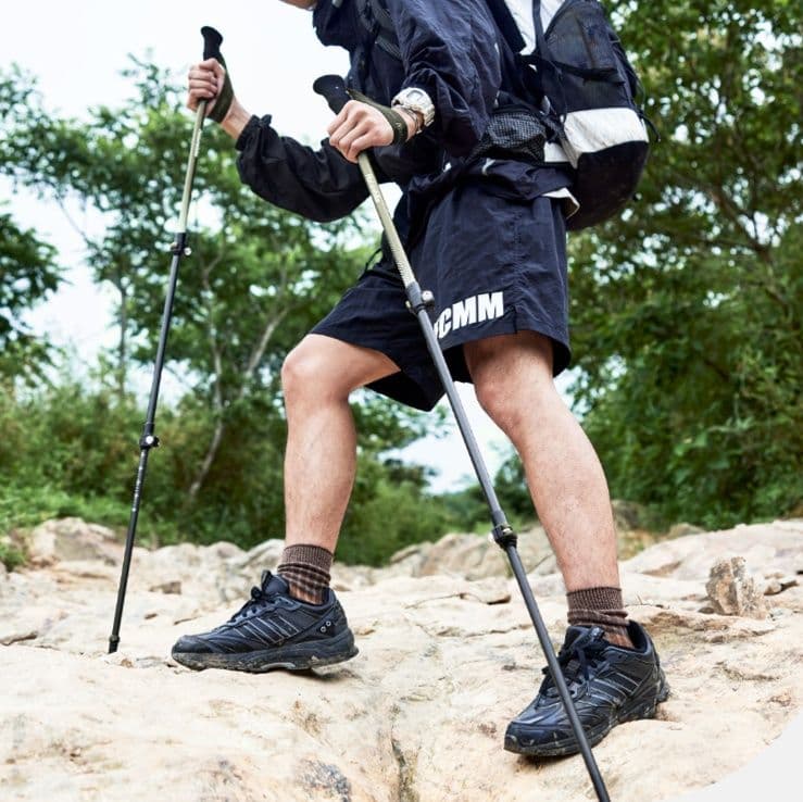 登山の杖 超軽量三段式カーボン登山杖