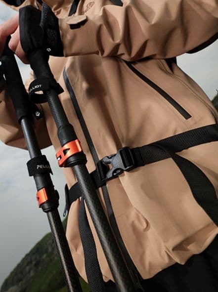 登山の杖 超軽量カーボン製五段折りたたみ登山杖