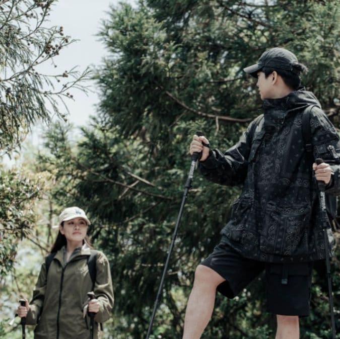 杖 長さ調節自在の山岳トレッキング杖