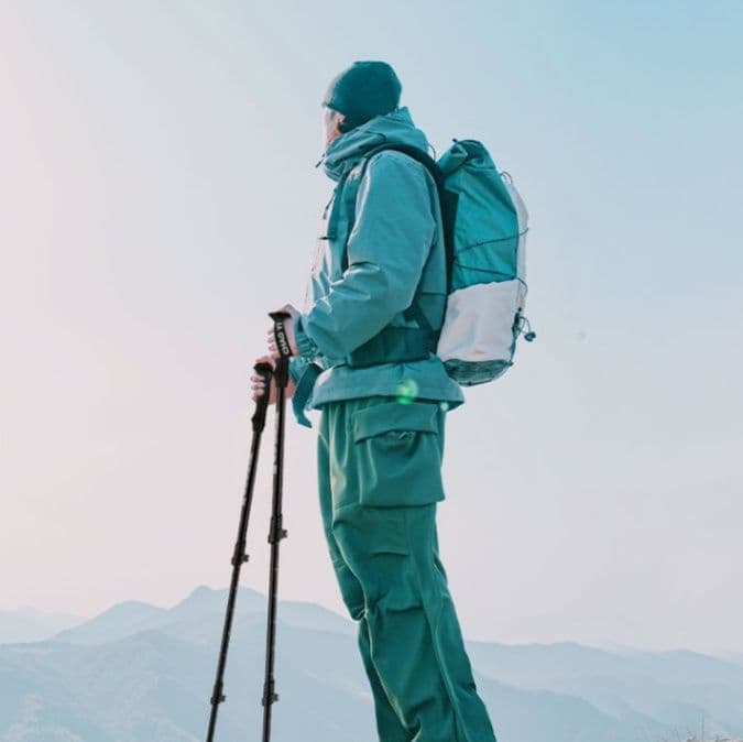 杖 長さ調節自在の山岳トレッキング杖