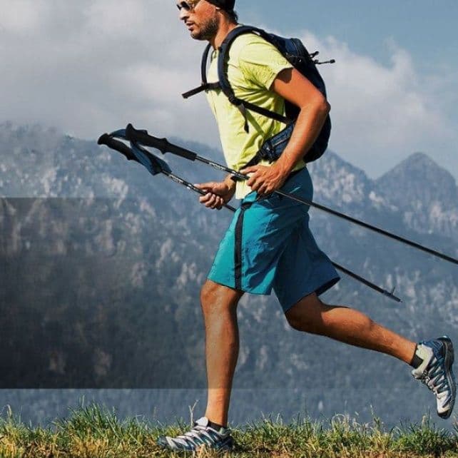 登山杖 軽量 折りたたみ式  カーボンファイバー 四節 コンパクト